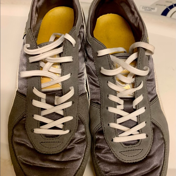 Pumas- Satin & suede grey women’s sneaker size 9 - Picture 3 of 5